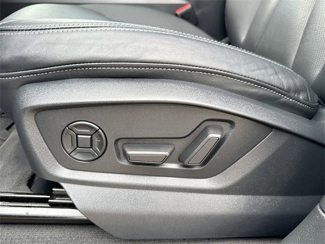 Used 2021 Audi Q8 Prestige w/ Prestige Package image 19