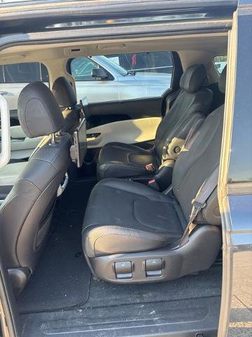 Used 2024 Kia Carnival SX Prestige image 17