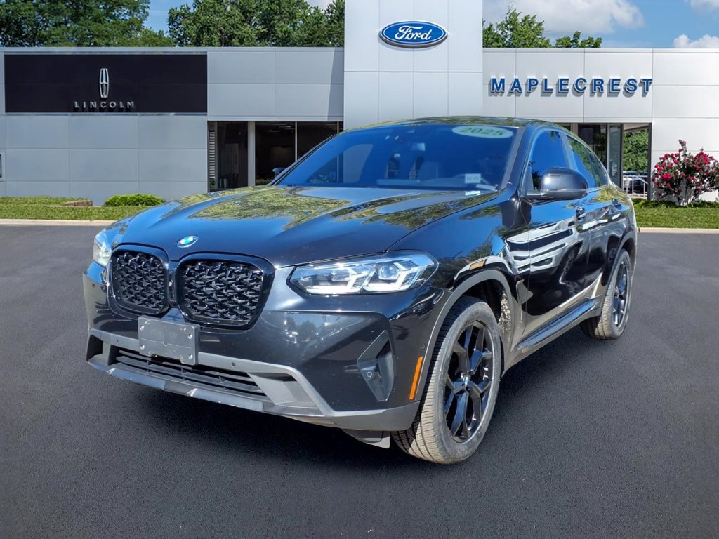 Used 2025 BMW X4 xDrive30i w/ Premium Package AWD/4WD image 2