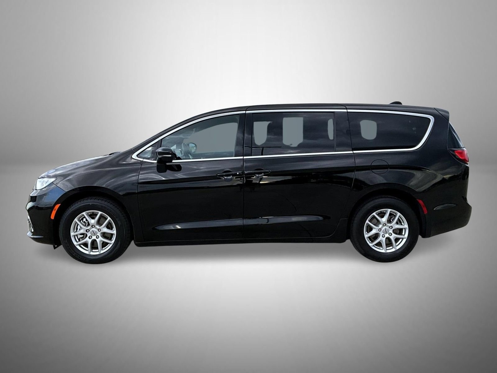 Used 2025 Chrysler Pacifica Select FWD image 8