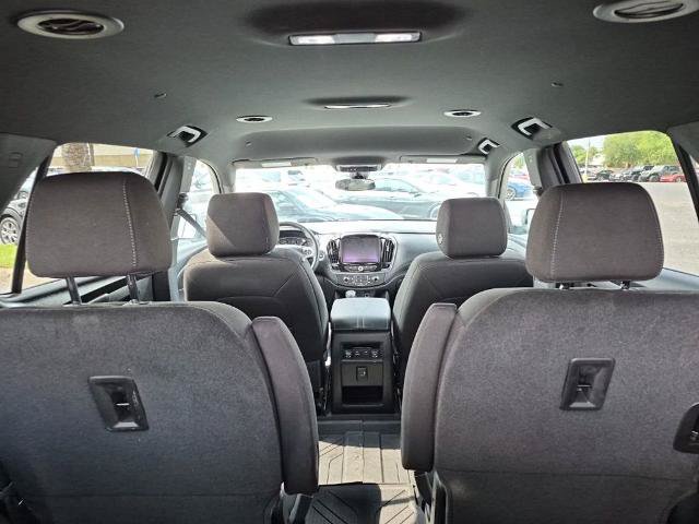 Used 2023 Chevrolet Traverse LT FWD image 17