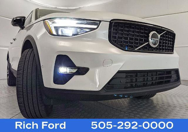 Used 2023 Volvo XC40 B5 Ultimate w/ Climate Package image 23