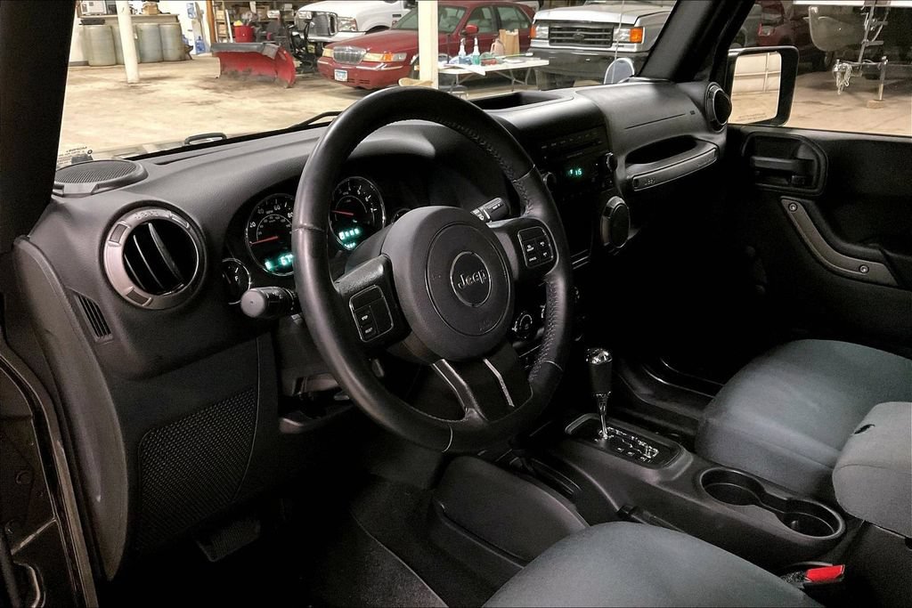 Used 2017 Jeep Wrangler Sport w/ Quick Order Package 24S AWD/4WD image 13