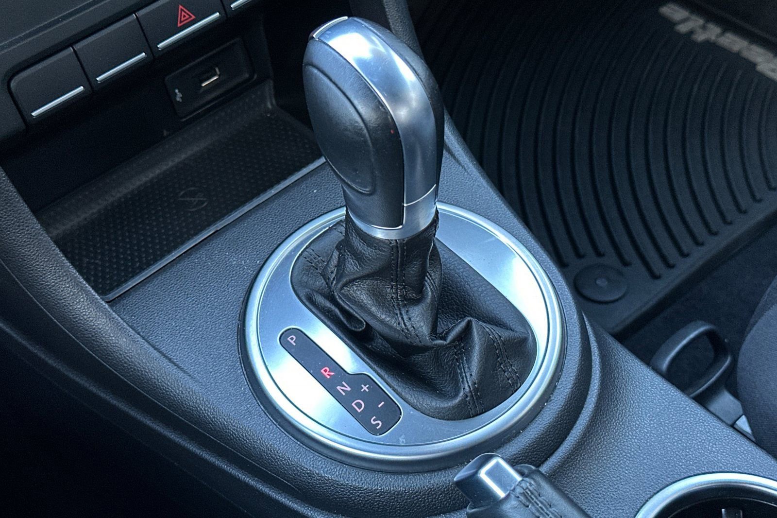 Used 2018 Volkswagen Beetle 2.0T S image 19