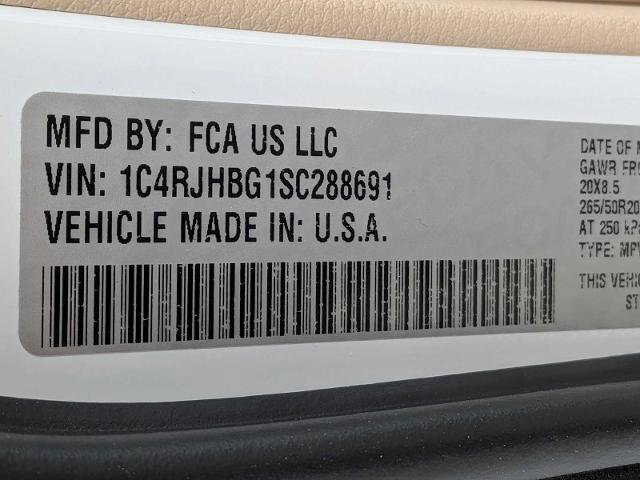 Used 2025 Jeep Grand Cherokee Limited w/ Luxury Tech Group II image 36