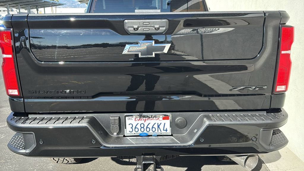 Used 2026 Chevrolet Silverado 2500 ZR2 w/ LPO, Dark Essentials Package image 3