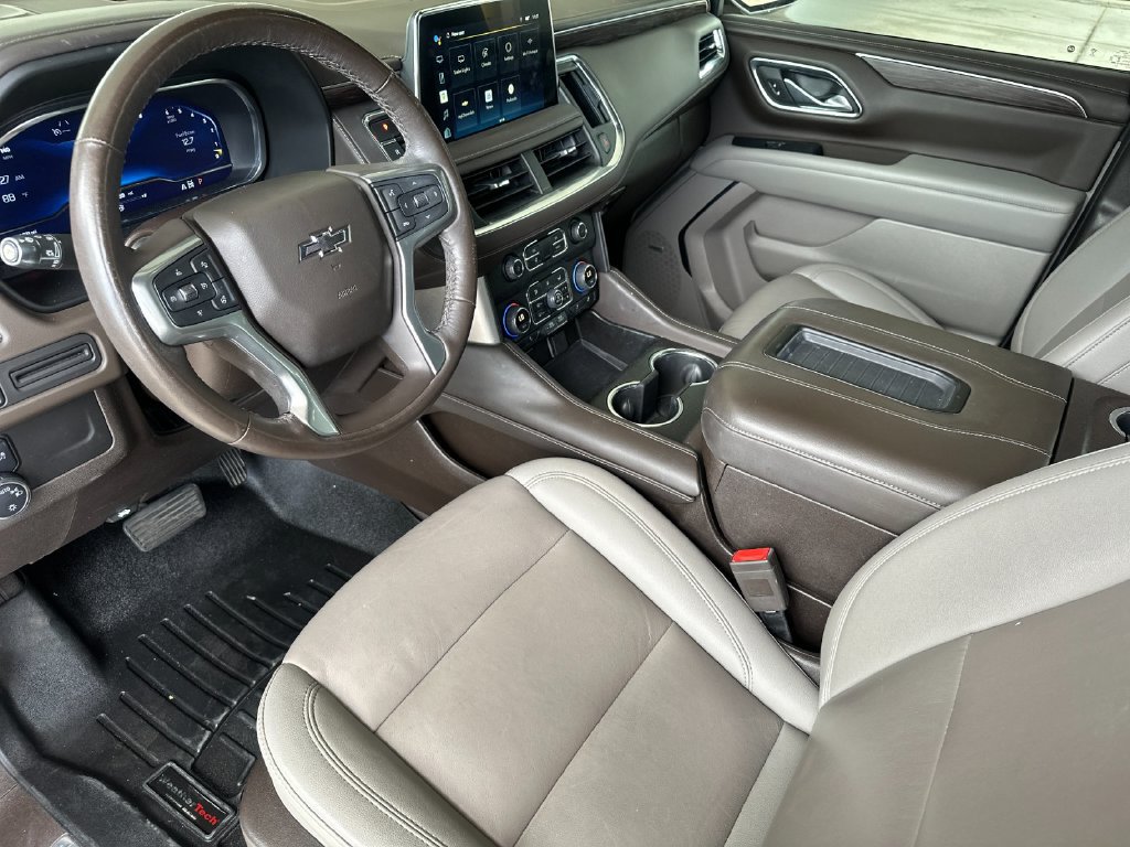 Used 2022 Chevrolet Tahoe Z71 w/ Luxury Package AWD/4WD image 9