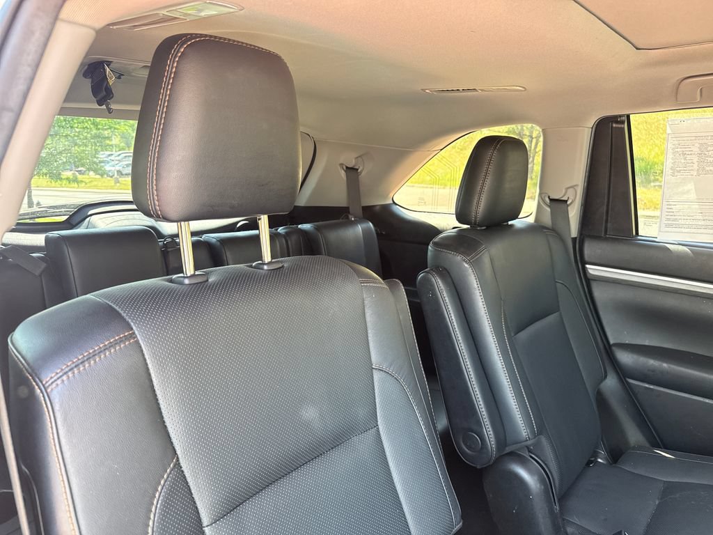Used 2019 Toyota Highlander Limited Platinum AWD/4WD image 25