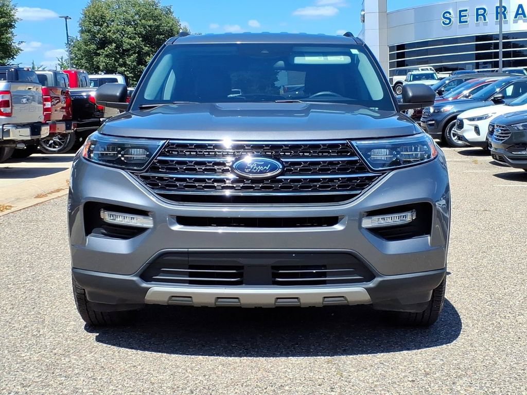 Certified 2021 Ford Explorer XLT w/ Equipment Group 202A AWD/4WD image 2
