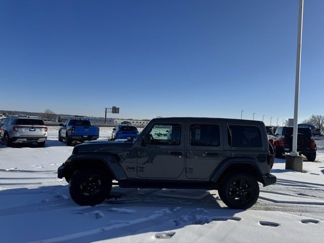 Used 2023 Jeep Wrangler Unlimited Sahara image 5