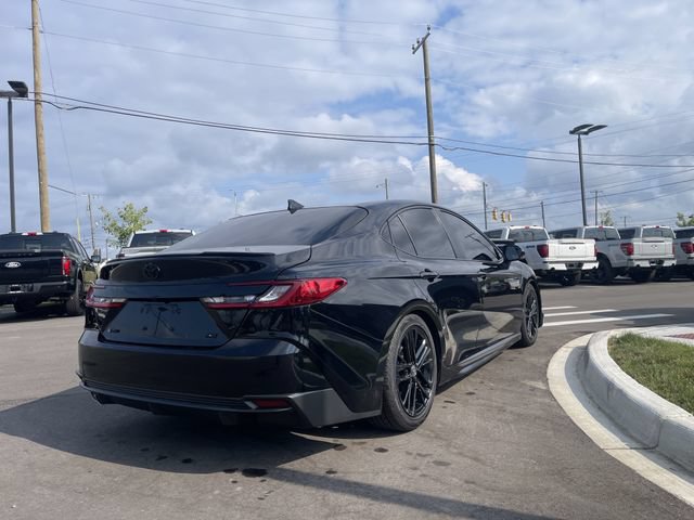 Used 2025 Toyota Camry SE w/ Convenience Package FWD image 5