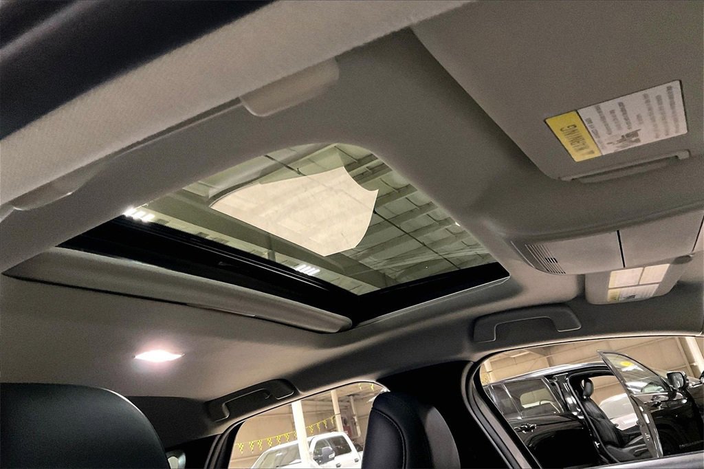 Used 2024 MAZDA CX-30 AWD 2.5 S w/ Premium Package image 21