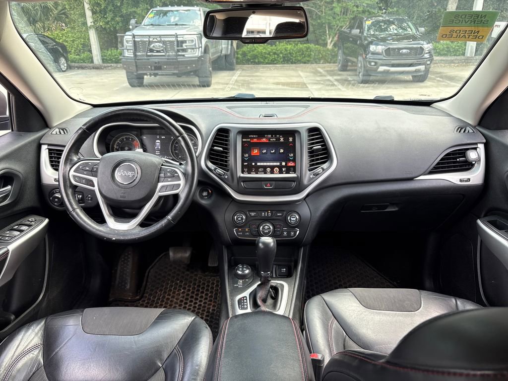 Used 2017 Jeep Cherokee Trailhawk w/ Comfort/Convenience Group AWD/4WD image 7