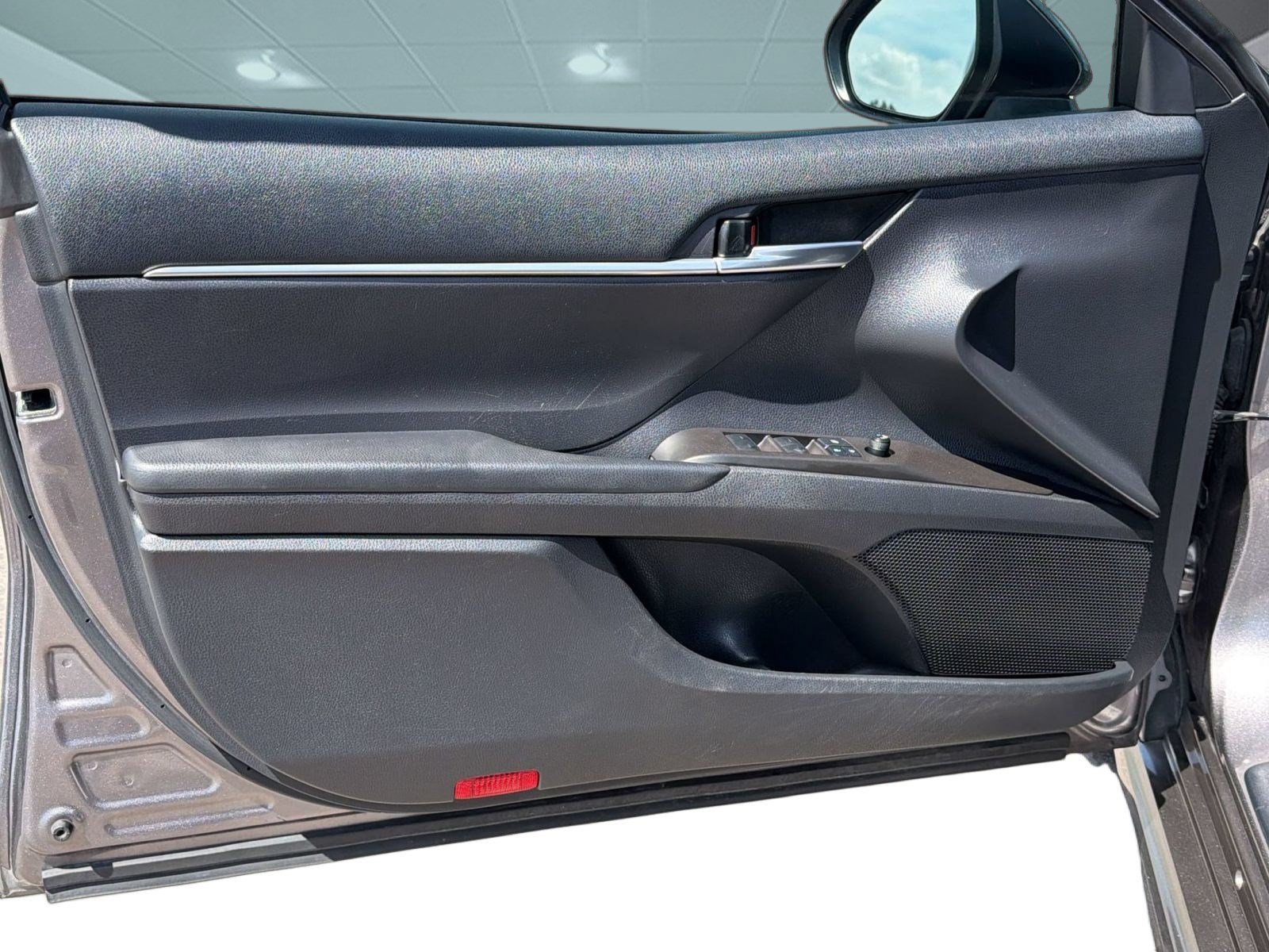 Used 2022 Toyota Camry SE FWD image 14
