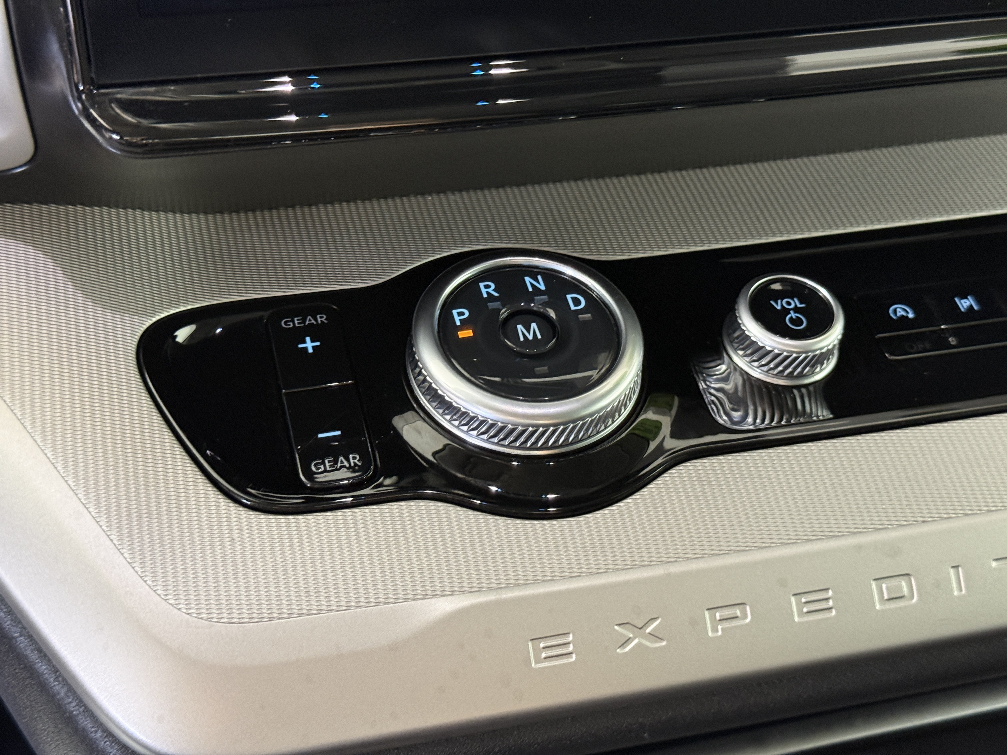 Certified 2025 Ford Expedition Active RWD image 24