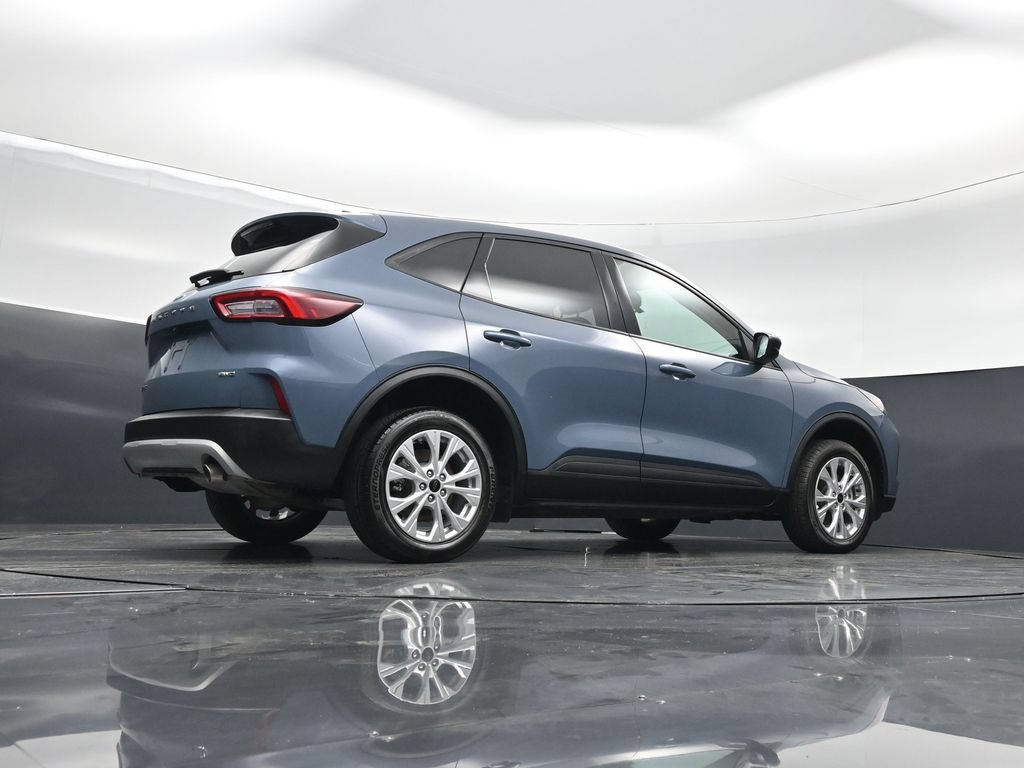 Certified 2025 Ford Escape Active AWD/4WD image 48