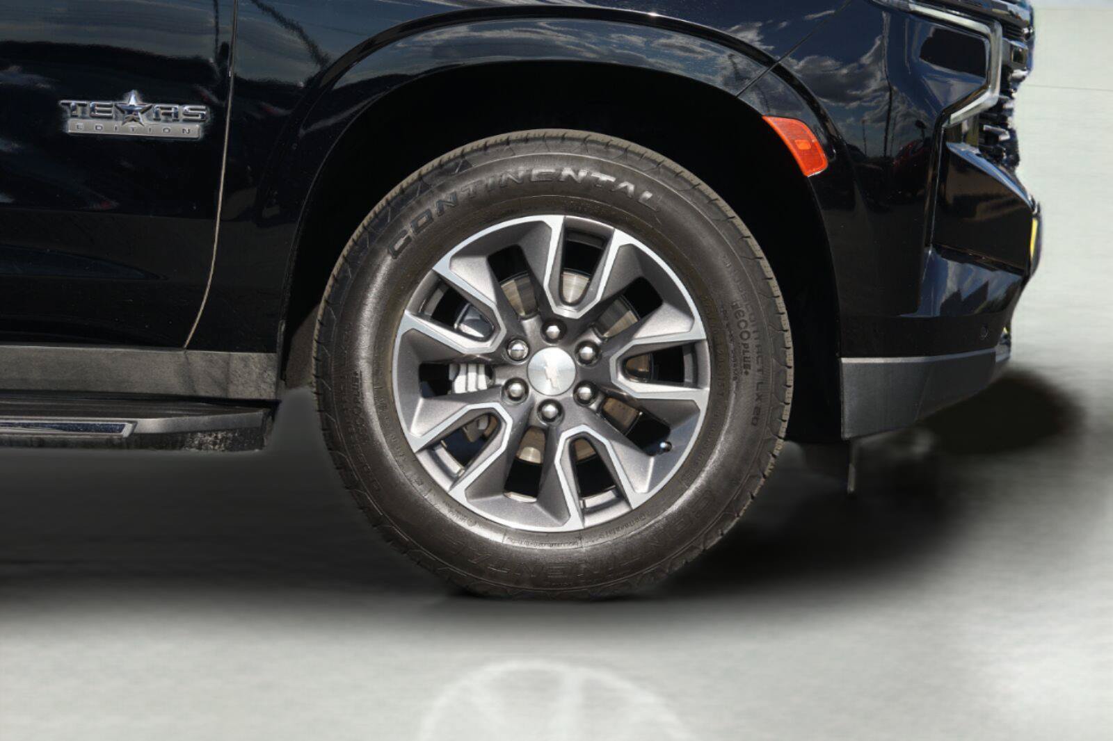 Used 2023 Chevrolet Tahoe LT w/ LT Signature Plus Package RWD image 4