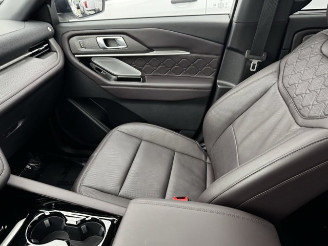 Certified 2025 Ford Explorer Platinum w/ Ultimate Package image 23
