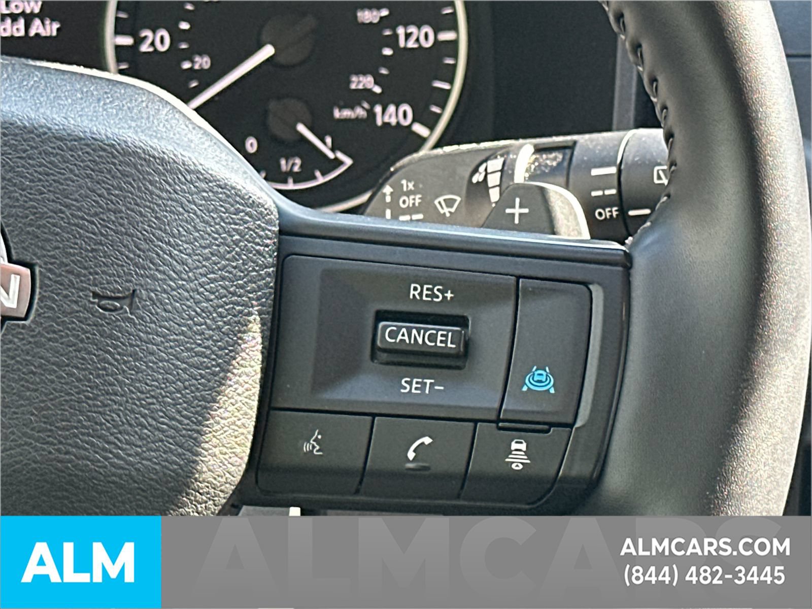 Used 2025 Nissan Rogue SV FWD image 18