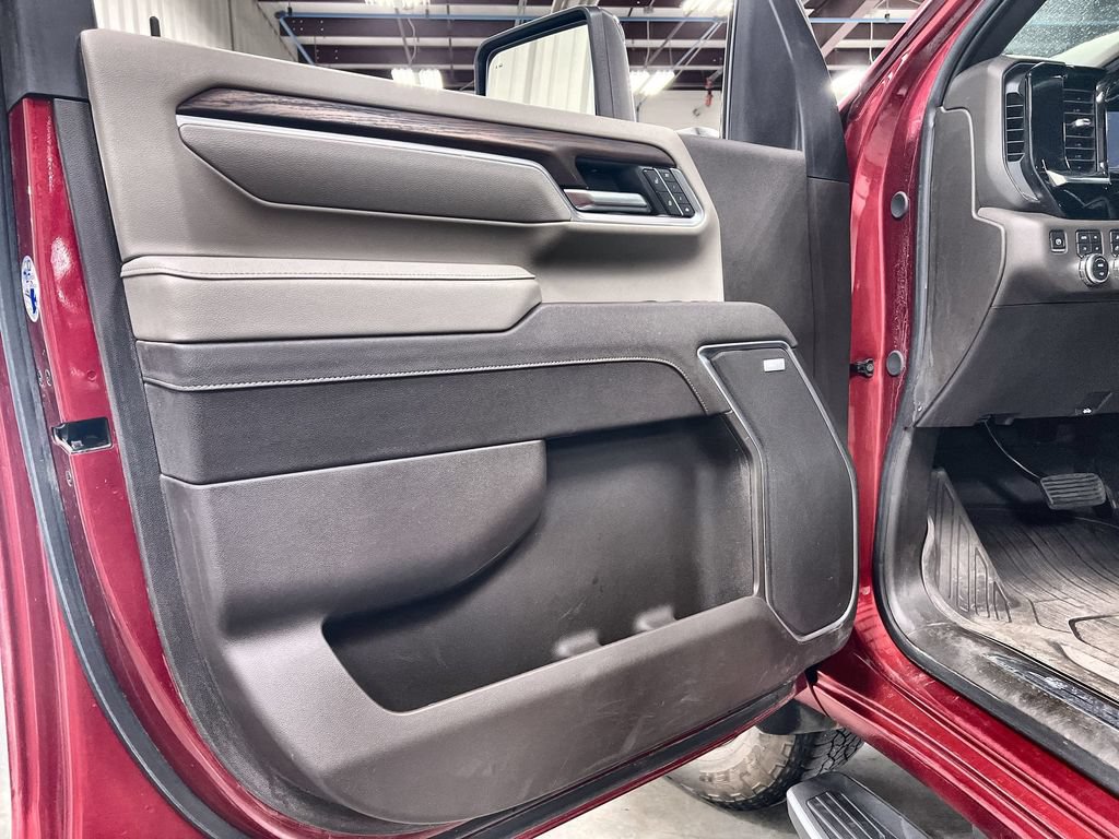Used 2025 GMC Sierra 2500 SLT w/ SLT Premium Package AWD/4WD image 16