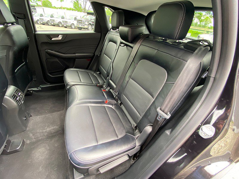 Certified 2025 Ford Escape Platinum AWD/4WD image 34
