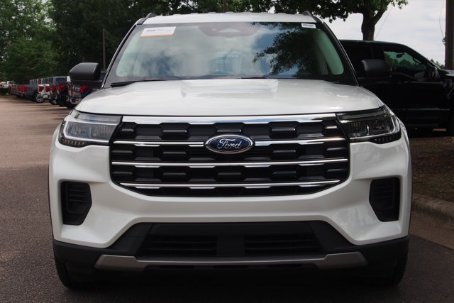 Certified 2026 Ford Explorer Active RWD image 2