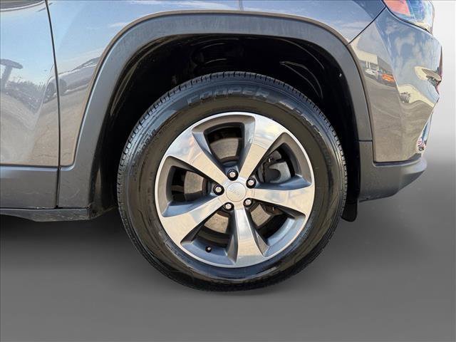 Used 2020 Jeep Cherokee Limited image 10