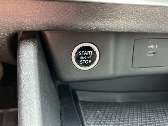Used 2022 Nissan Rogue SV FWD image 39