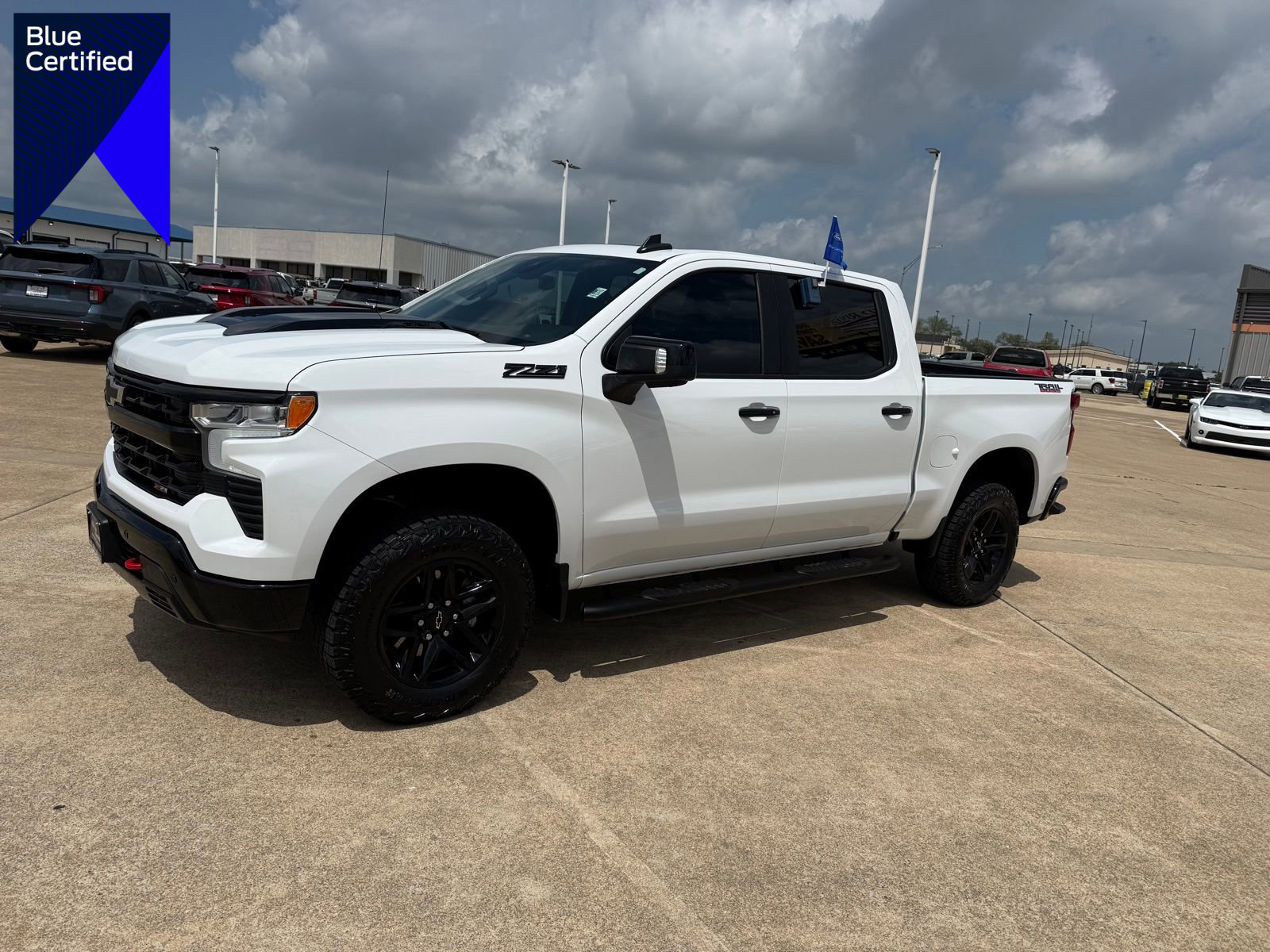 Used 2024 Chevrolet Silverado 1500 LT Trail Boss w/ LT Trail Boss Premium Package image 1