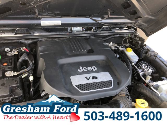 Used 2017 Jeep Wrangler Unlimited Sport w/ Max Tow Package AWD/4WD image 34