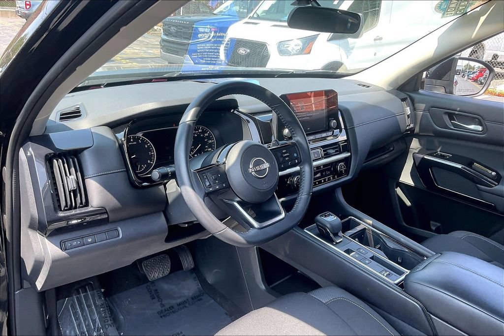 Used 2022 Nissan Pathfinder SV FWD image 13