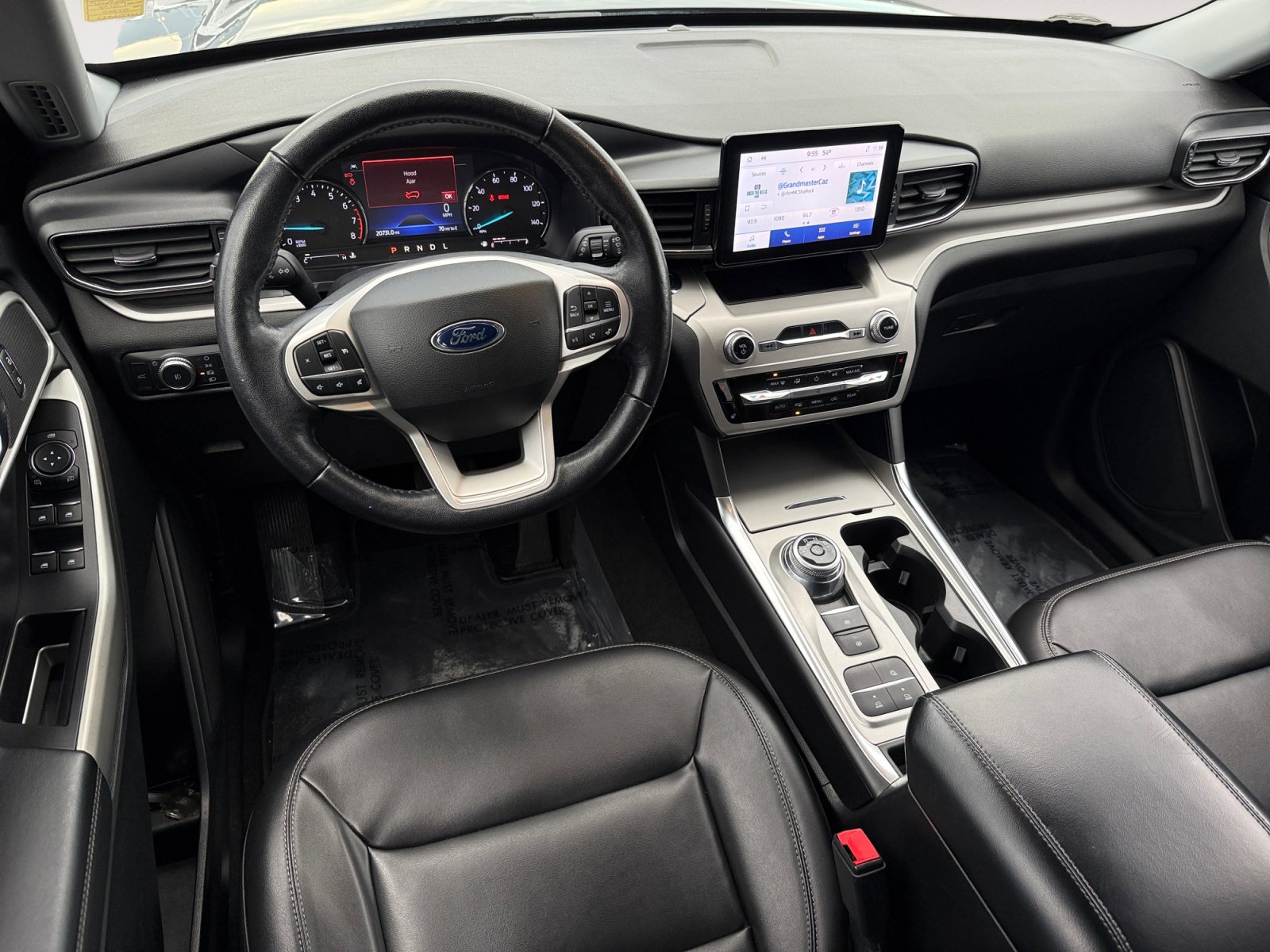 Certified 2022 Ford Explorer XLT w/ Equipment Group 202A image 15