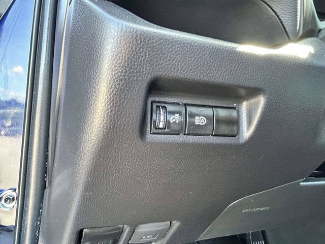 Used 2025 Toyota RAV4 XLE FWD image 18