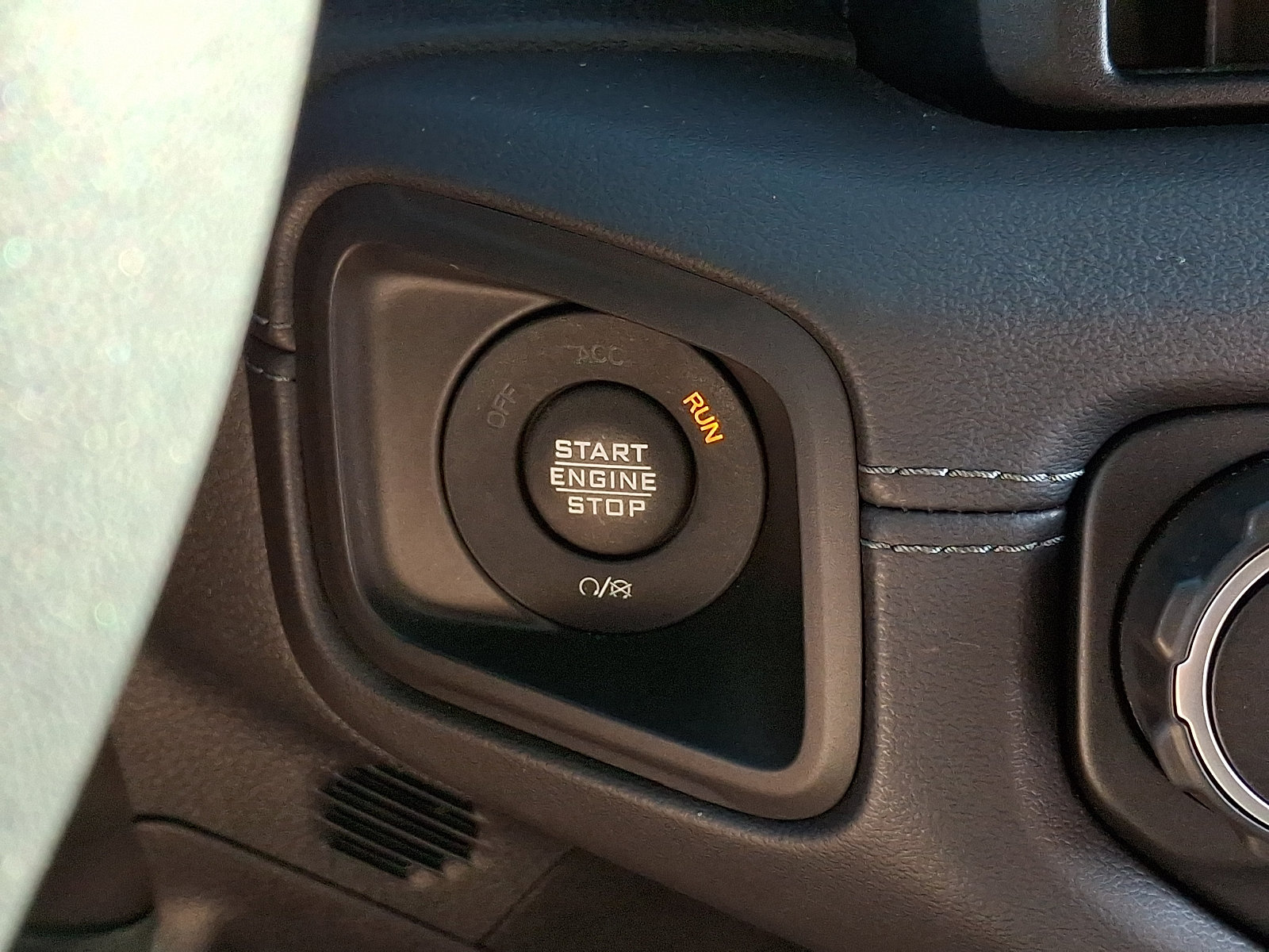 Used 2024 Jeep Wrangler Unlimited Rubicon 4xe AWD/4WD image 31