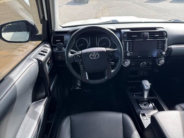 Used 2022 Toyota 4Runner TRD Off-Road Premium AWD/4WD image 12