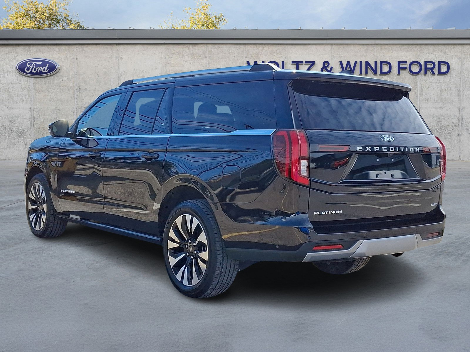 Certified 2025 Ford Expedition Max Platinum w/ Driver's Package image 5