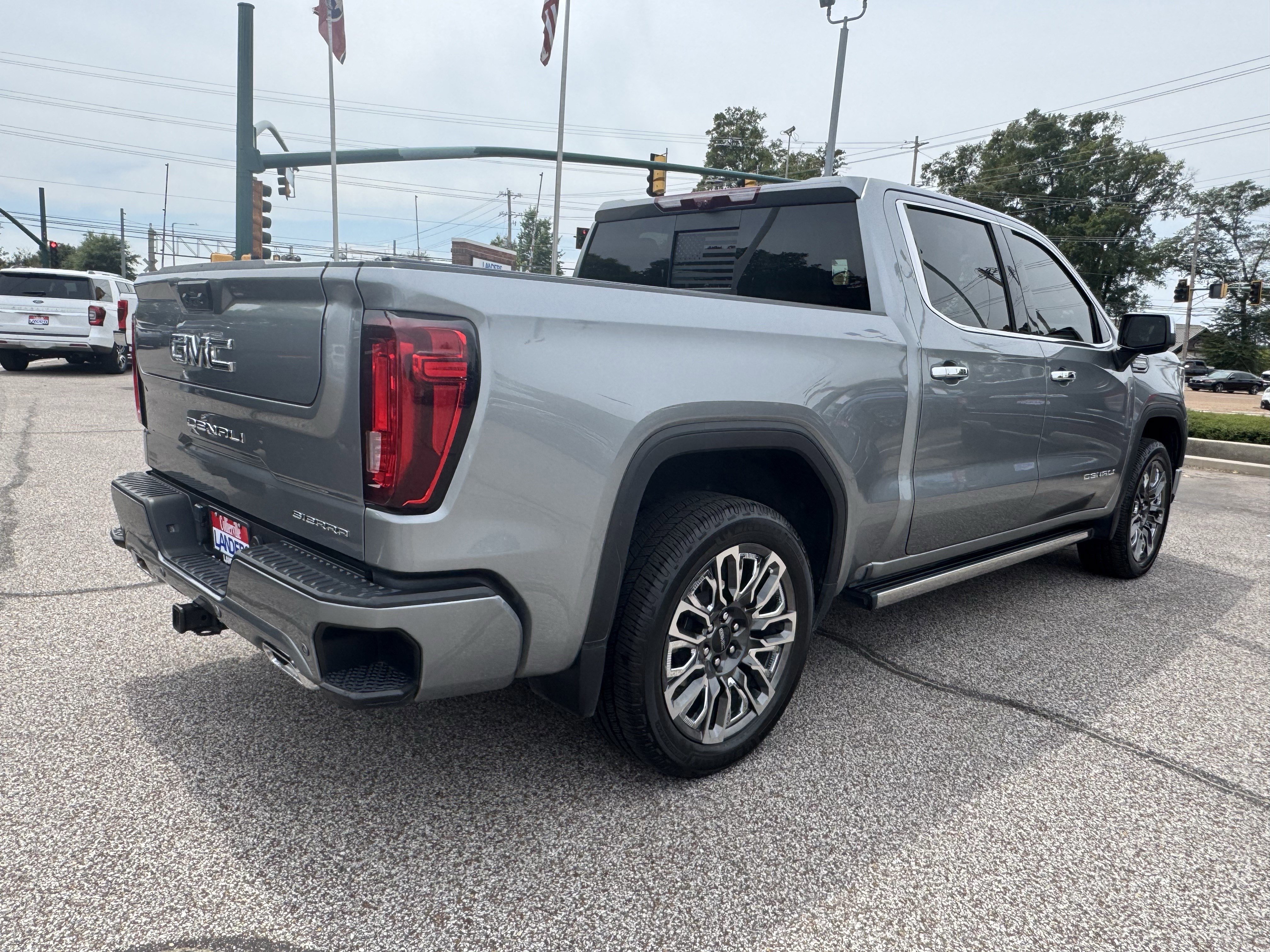 Used 2024 GMC Sierra 1500 Denali Ultimate image 5