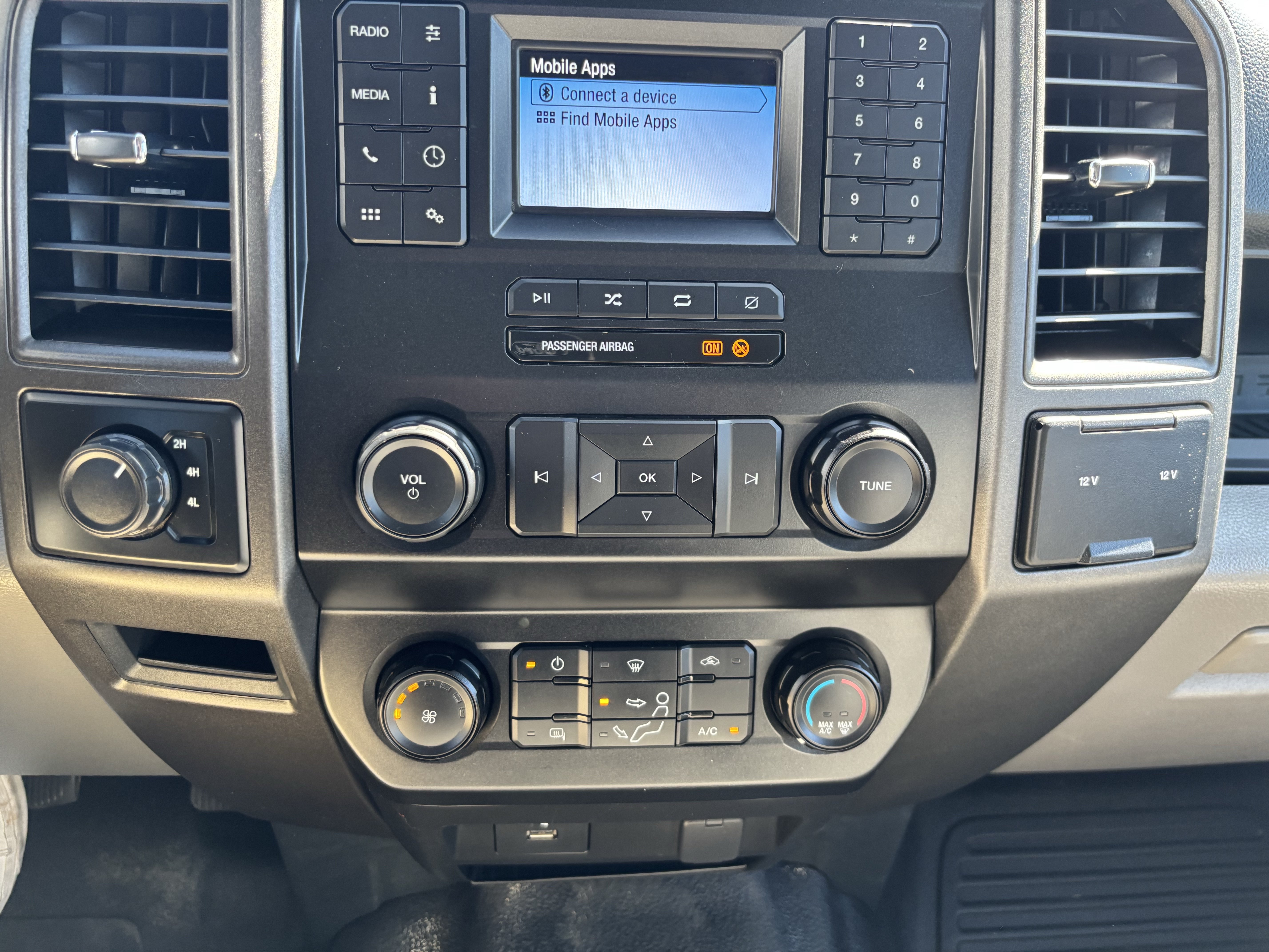 Certified 2022 Ford F250 XL w/ Power Equipment Group AWD/4WD image 21