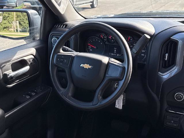 Used 2020 Chevrolet Silverado 1500 Custom w/ Custom Value Package AWD/4WD image 13