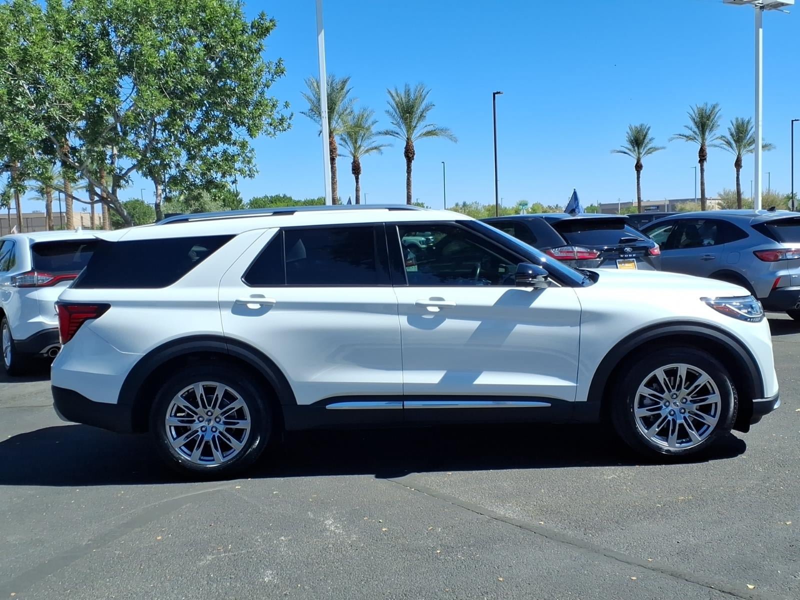 Certified 2025 Ford Explorer Platinum RWD image 3