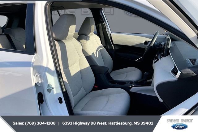 Used 2023 Toyota Corolla Cross L image 8