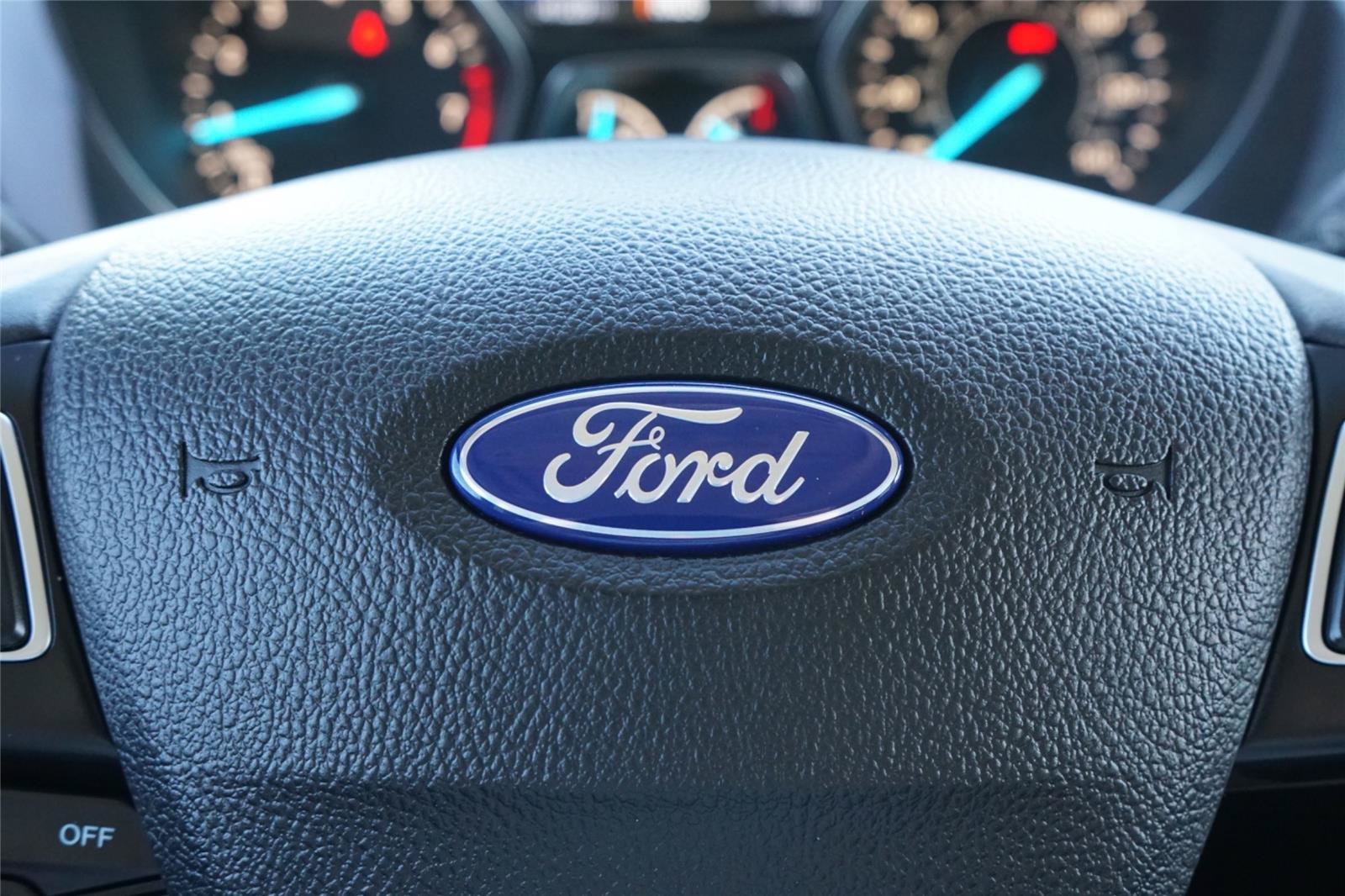 Certified 2019 Ford Escape Titanium FWD image 15