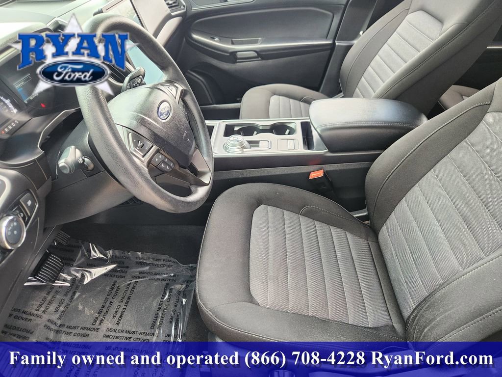 Certified 2024 Ford Edge SE image 9