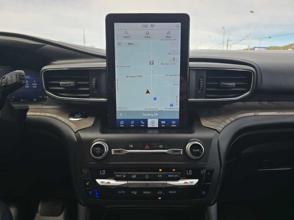 Certified 2020 Ford Explorer Platinum w/ Premium Technology Package image 12