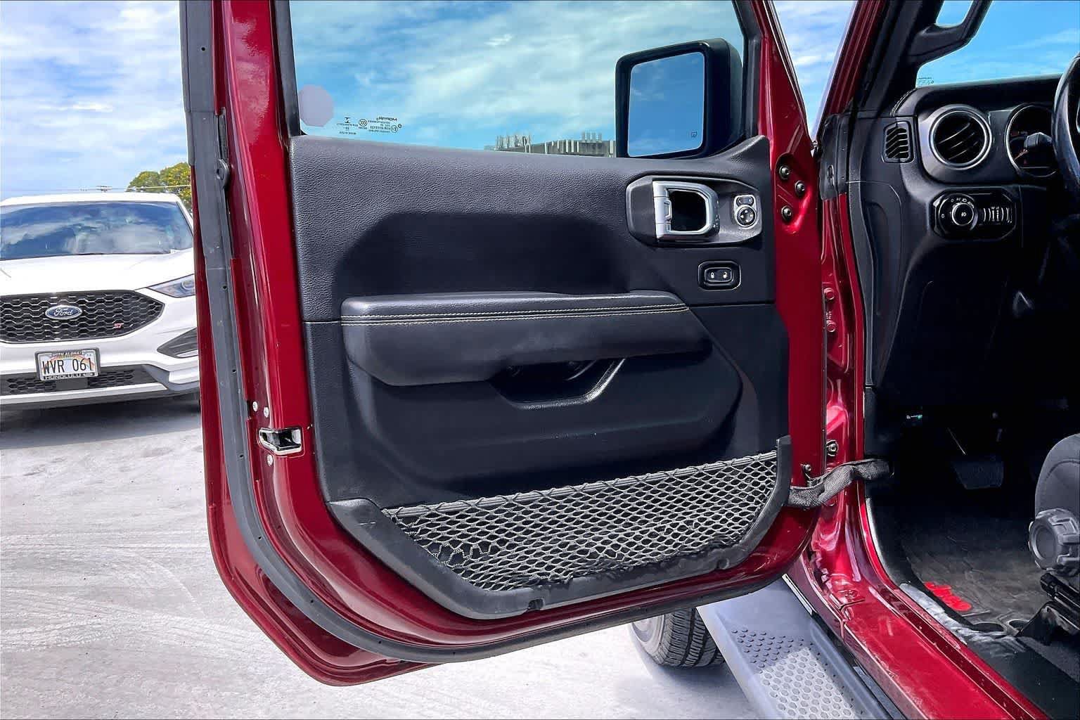 Used 2021 Jeep Wrangler Unlimited Sahara AWD/4WD image 27
