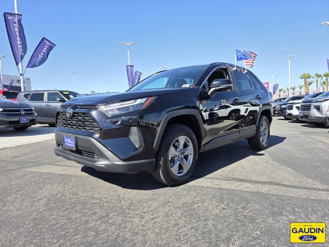 Used 2025 Toyota RAV4 XLE AWD/4WD image 3