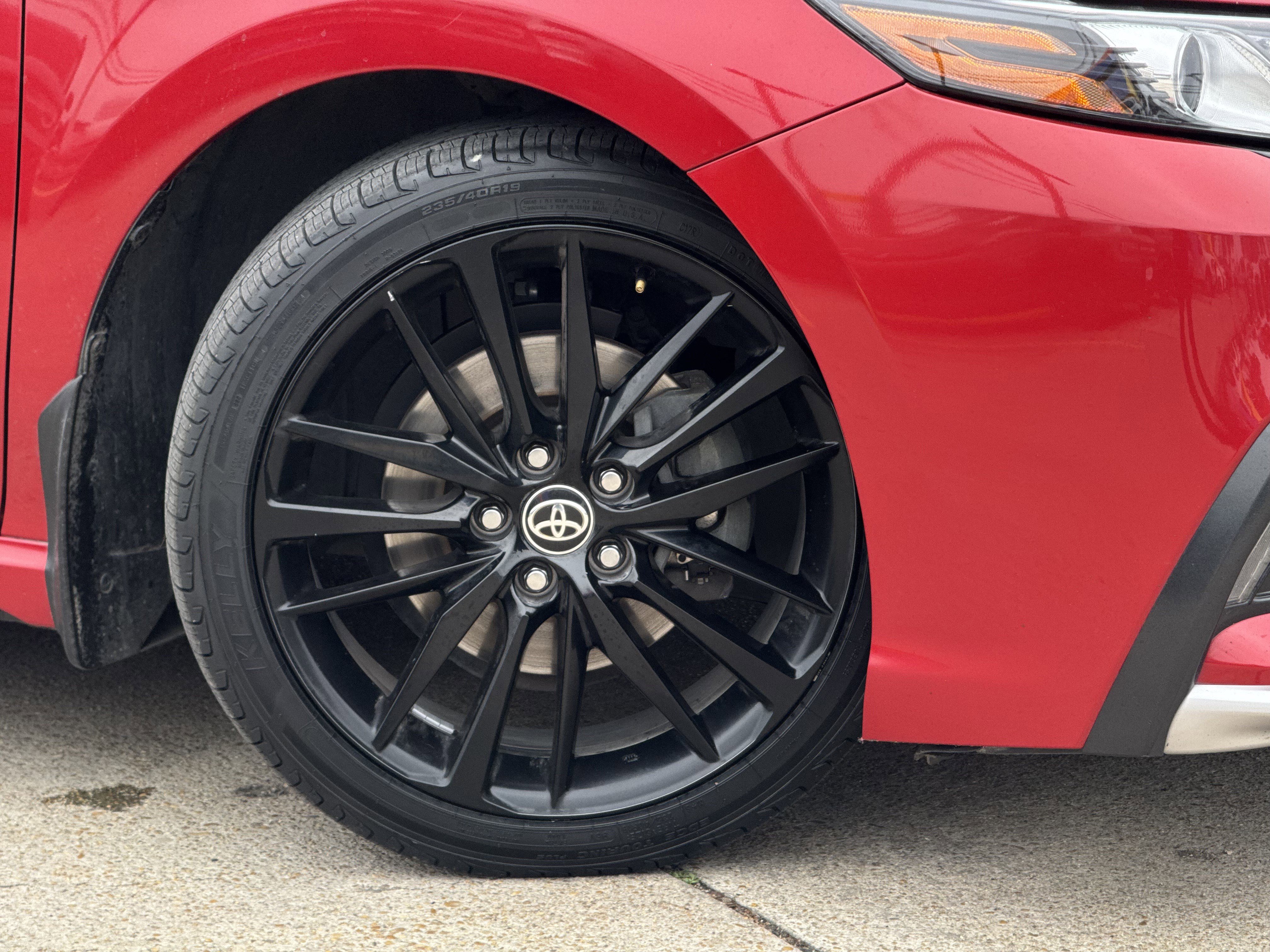 Used 2022 Toyota Camry XSE image 3