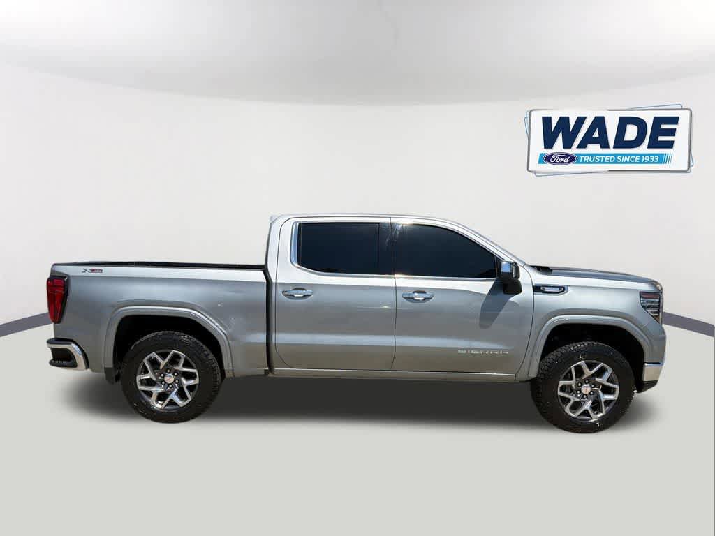 Used 2023 GMC Sierra 1500 SLT w/ SLT Premium Package AWD/4WD image 4
