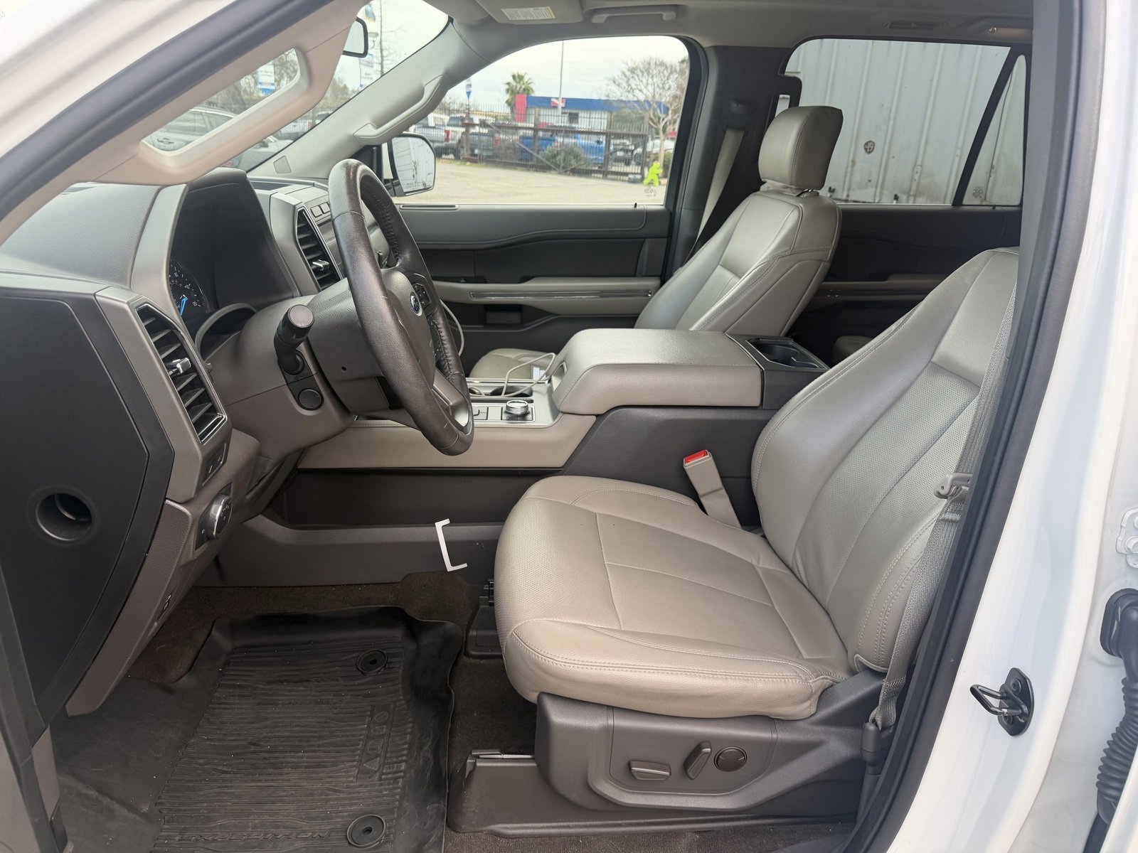 Certified 2020 Ford Expedition XLT w/ Equipment Group 202A image 10