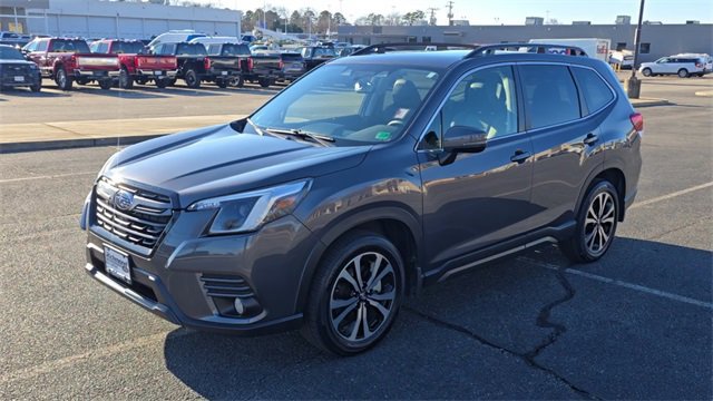 Used 2023 Subaru Forester Limited image 3